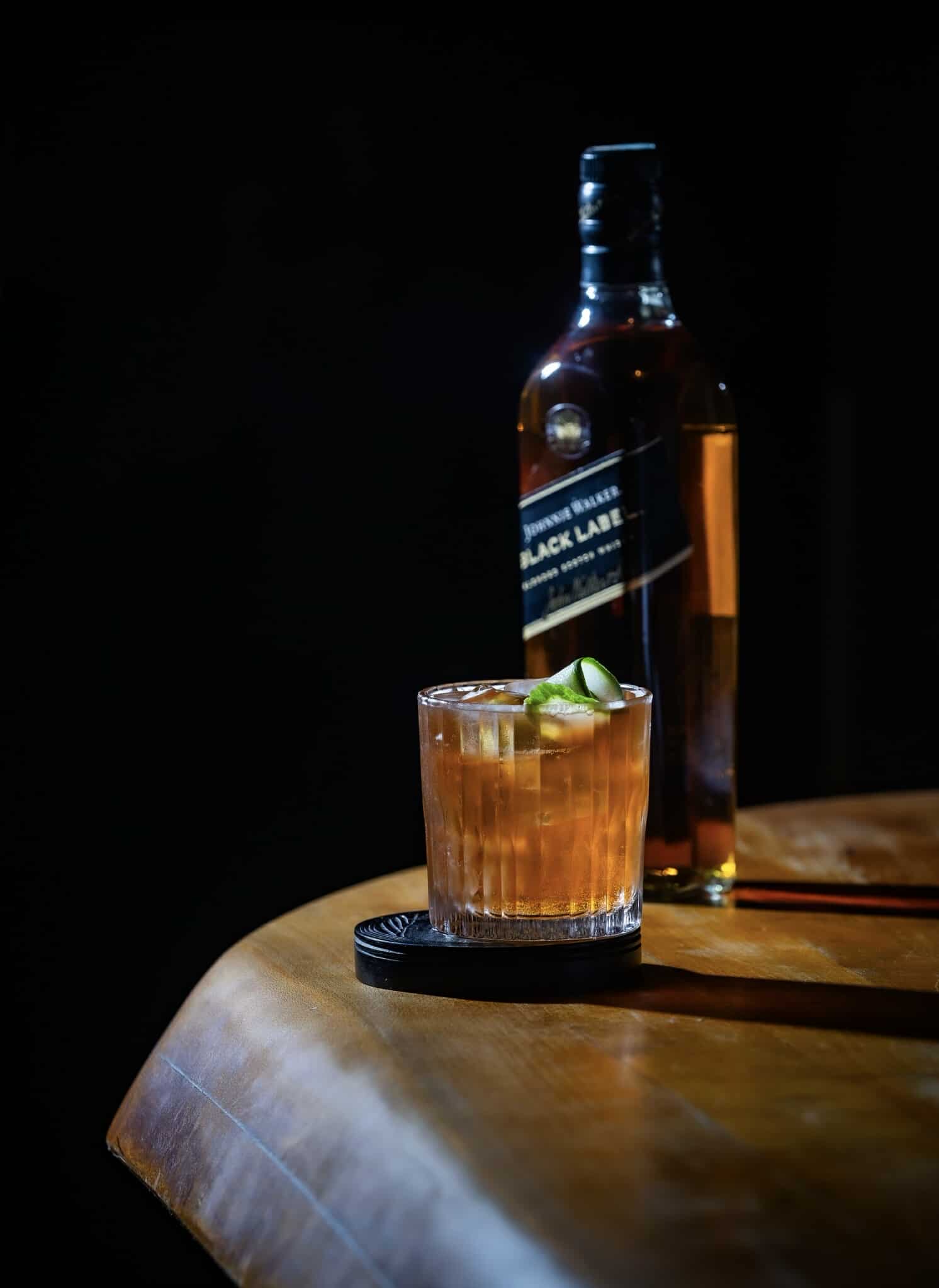 A blended whiskyk előállítása sokkal rugalmasabb folyamat, mivel a keverőmesterek szabadon választhatják ki az egyes összetevőket Skócia bármelyik régiójából.