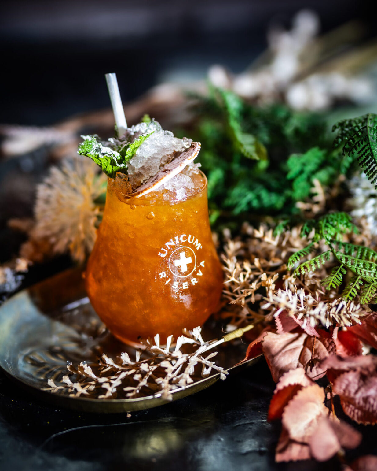 A különleges ünnepi koktélok tradíciója Európában, így hazánkban is hosszú múltra tekint vissza, és mára a hagyományok és a kreativitás találkozásává vált.