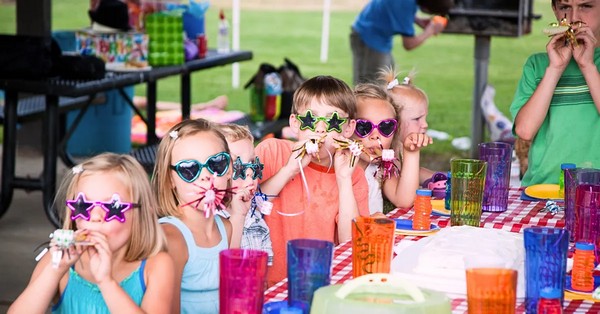 A színes, vidám és alkoholmentes koktélreceptek alapján elkészített frissítőket a gyerekek is garantáltan imádni fogják! Készítsd el őket könnyedén otthon.