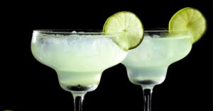 Az olyan népszerű összetevők, mint a grenadine, triple sec vagy kókuszlikőr, fantasztikus ízt adnak, azonban jelentősen megemelik a koktél kalóriatartalmát.